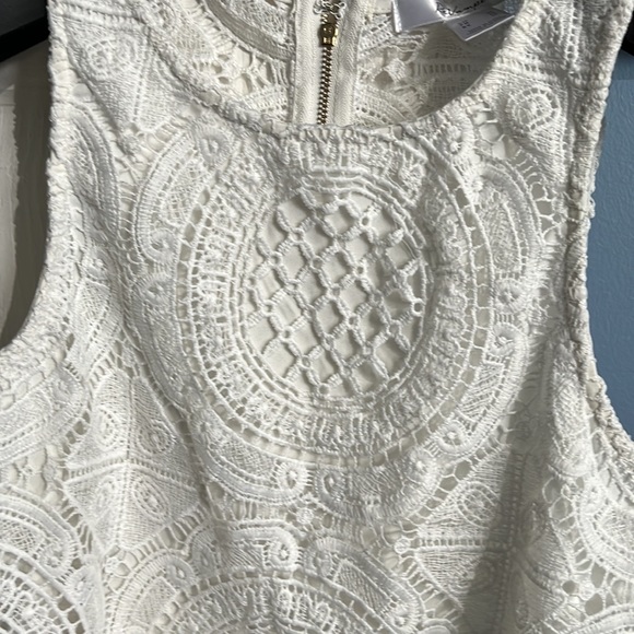 ReVamped lace/ crochet crop top - Picture 10 of 11